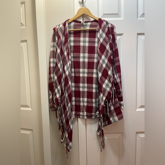 Red/White Cardigan - Picture 3 of 4